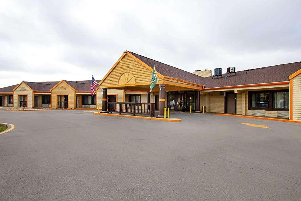 Travelodge By Wyndham Appleton Exterior photo
