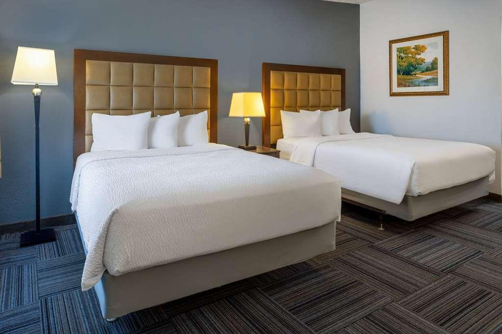 Travelodge By Wyndham Appleton Room photo